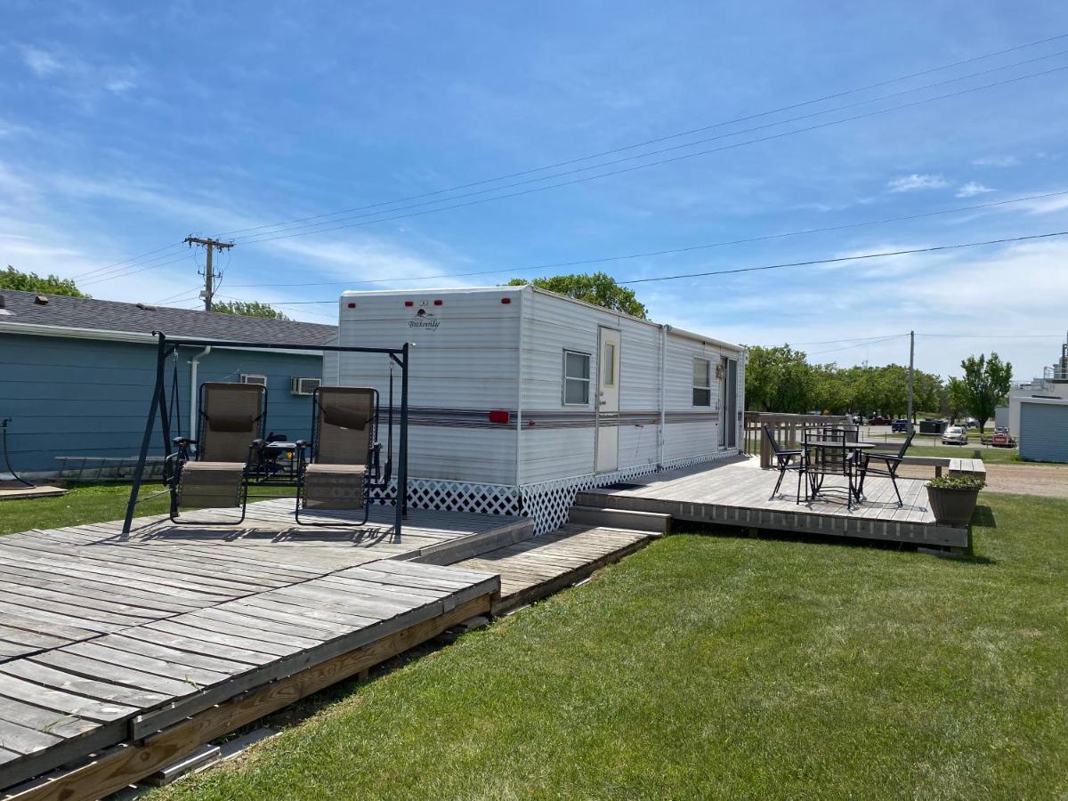 Pelican Motel Pelican Rapids Exterior photo